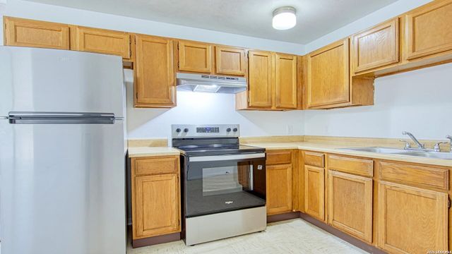 406 Pine, Kenedy, TX 78119