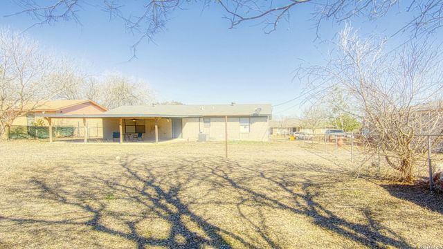 406 Pine, Kenedy, TX 78119