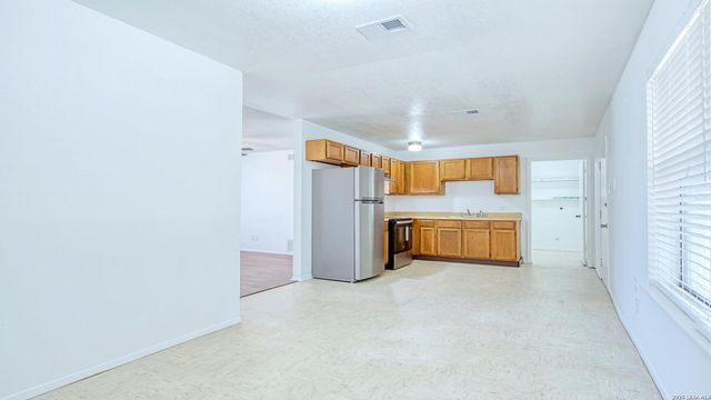 406 Pine, Kenedy, TX 78119