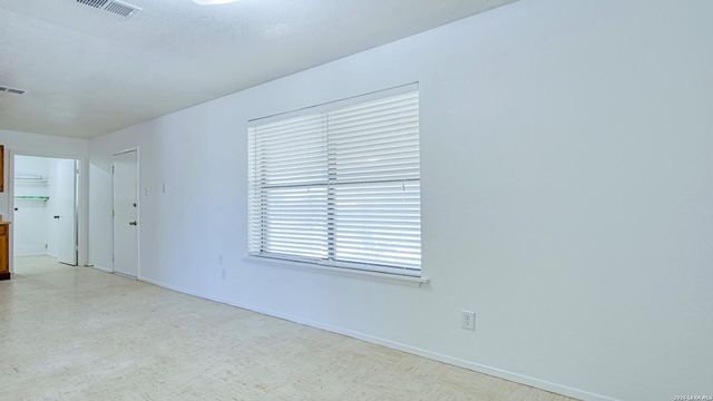 406 Pine, Kenedy, TX 78119