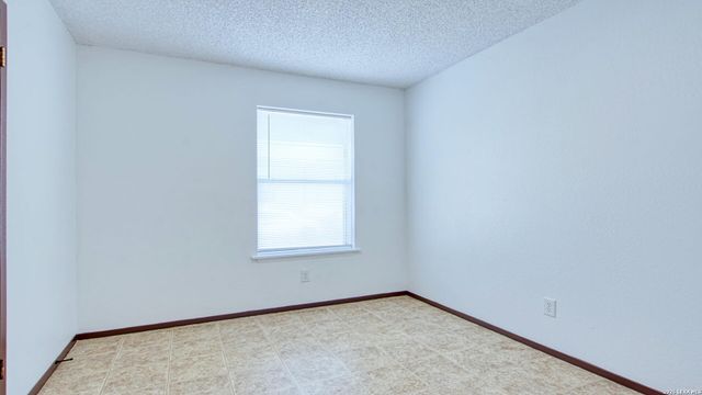 406 Pine, Kenedy, TX 78119