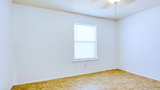 406 Pine, Kenedy, TX 78119