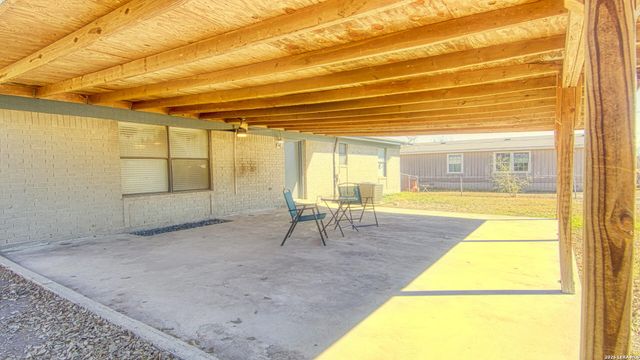 406 Pine, Kenedy, TX 78119