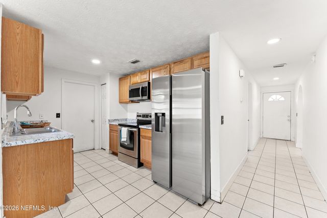 1214 CIMMARON Drive, Orange Park, FL 32065