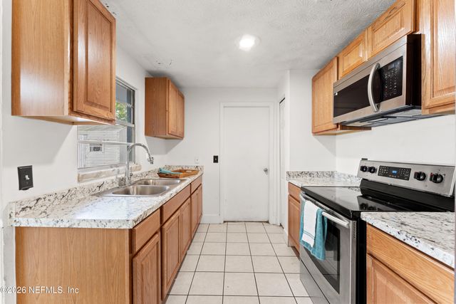 1214 CIMMARON Drive, Orange Park, FL 32065