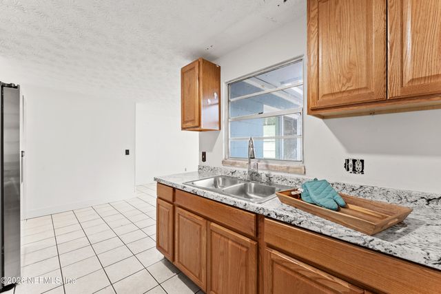 1214 CIMMARON Drive, Orange Park, FL 32065