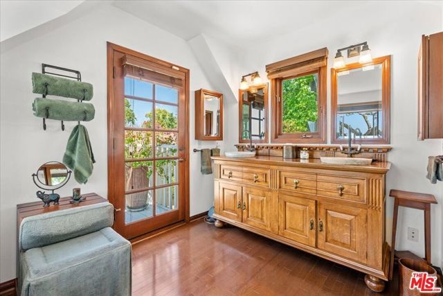 3314 Wonder View Drive, Los Angeles, CA 90068