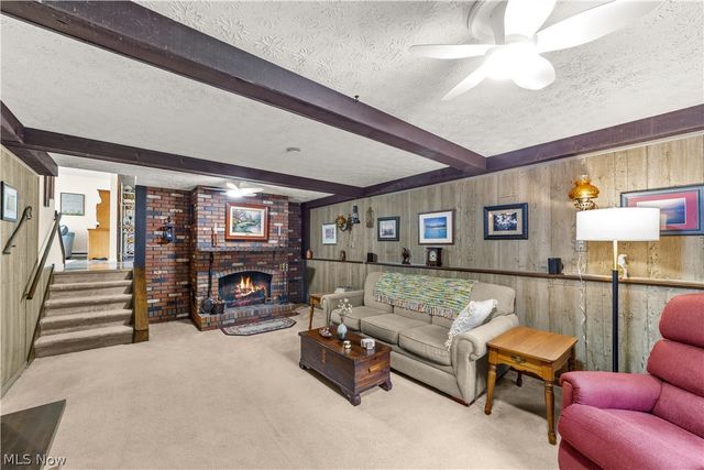 176 Pinewood Drive, Elyria, OH 44035