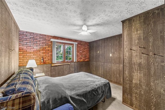 176 Pinewood Drive, Elyria, OH 44035