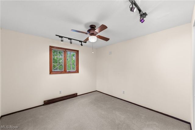 176 Pinewood Drive, Elyria, OH 44035