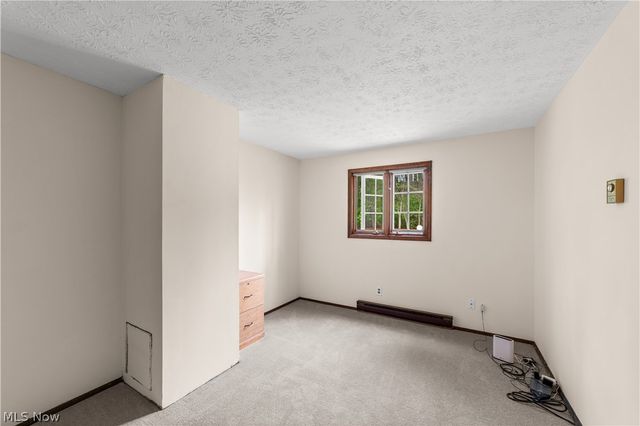 176 Pinewood Drive, Elyria, OH 44035