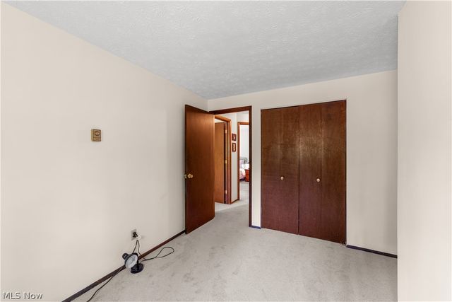 176 Pinewood Drive, Elyria, OH 44035