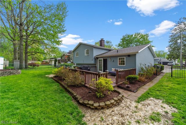 176 Pinewood Drive, Elyria, OH 44035