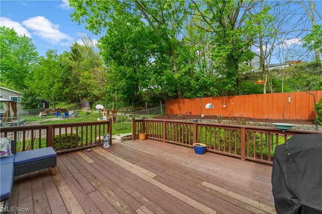 176 Pinewood Drive, Elyria, OH 44035