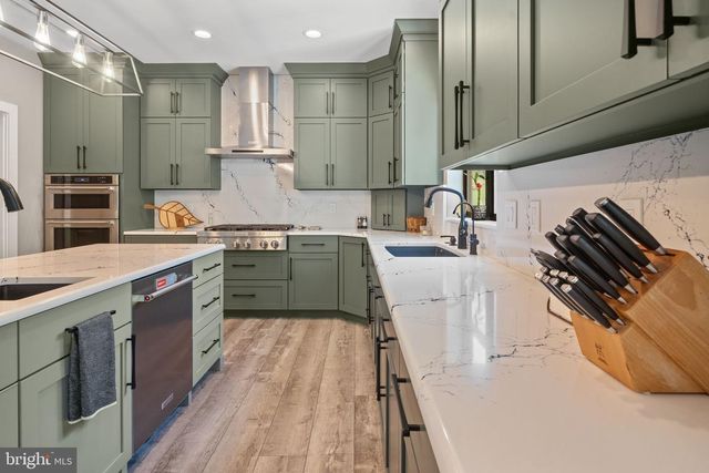 233 EUROPEAN DR, Fleetwood, PA 19522