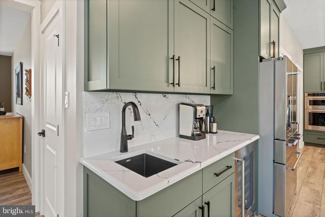 233 EUROPEAN DR, Fleetwood, PA 19522