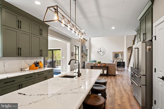 233 EUROPEAN DR, Fleetwood, PA 19522