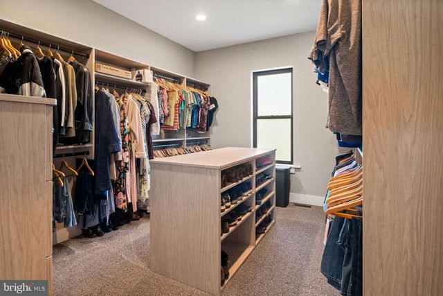 233 EUROPEAN DR, Fleetwood, PA 19522