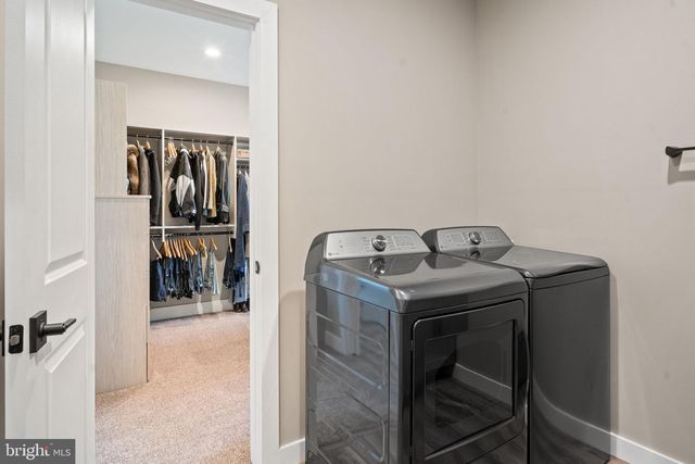 233 EUROPEAN DR, Fleetwood, PA 19522