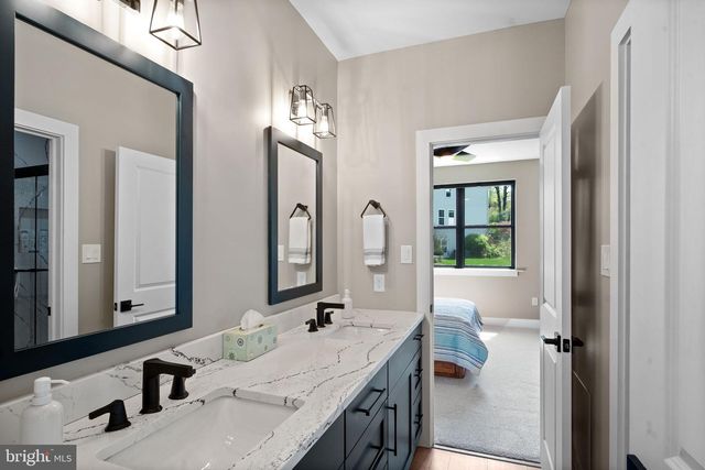 233 EUROPEAN DR, Fleetwood, PA 19522