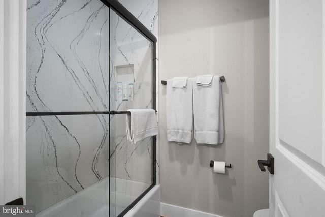 233 EUROPEAN DR, Fleetwood, PA 19522