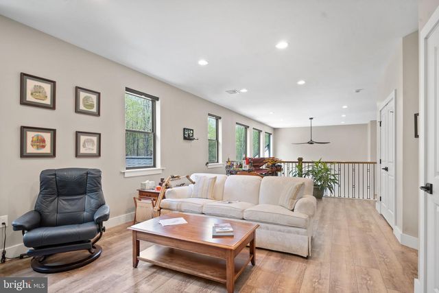 233 EUROPEAN DR, Fleetwood, PA 19522