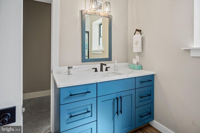 233 EUROPEAN DR, Fleetwood, PA 19522