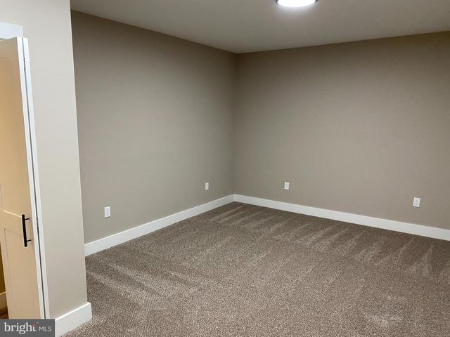 233 EUROPEAN DR, Fleetwood, PA 19522