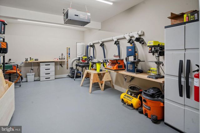 233 EUROPEAN DR, Fleetwood, PA 19522