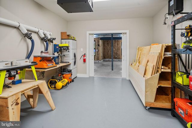 233 EUROPEAN DR, Fleetwood, PA 19522