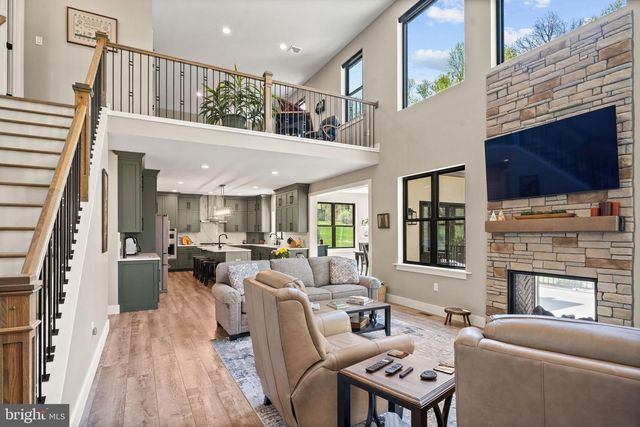 233 EUROPEAN DR, Fleetwood, PA 19522