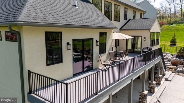 233 EUROPEAN DR, Fleetwood, PA 19522