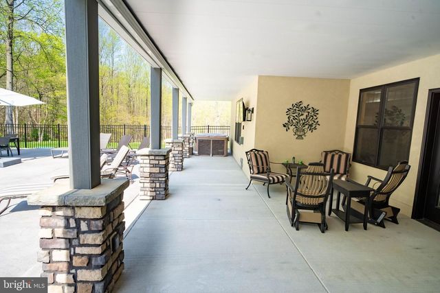 233 EUROPEAN DR, Fleetwood, PA 19522