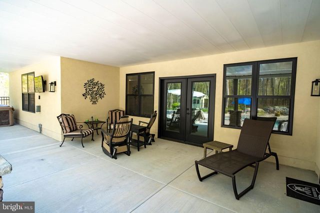 233 EUROPEAN DR, Fleetwood, PA 19522