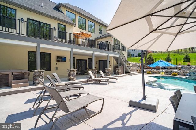 233 EUROPEAN DR, Fleetwood, PA 19522