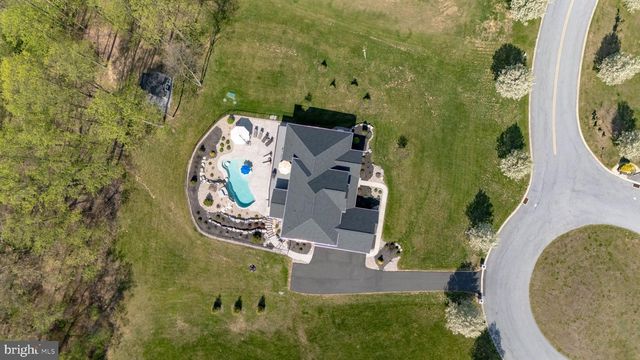 233 EUROPEAN DR, Fleetwood, PA 19522