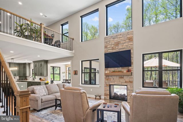 233 EUROPEAN DR, Fleetwood, PA 19522