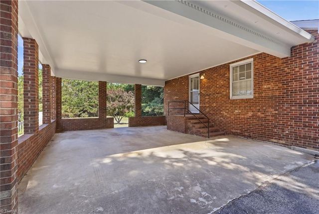 4204 Rose Lake Drive, Greensboro, NC 27407