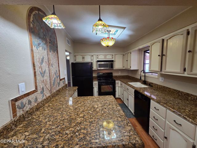 4249 CANTERBURY Drive, El Paso, TX 79902