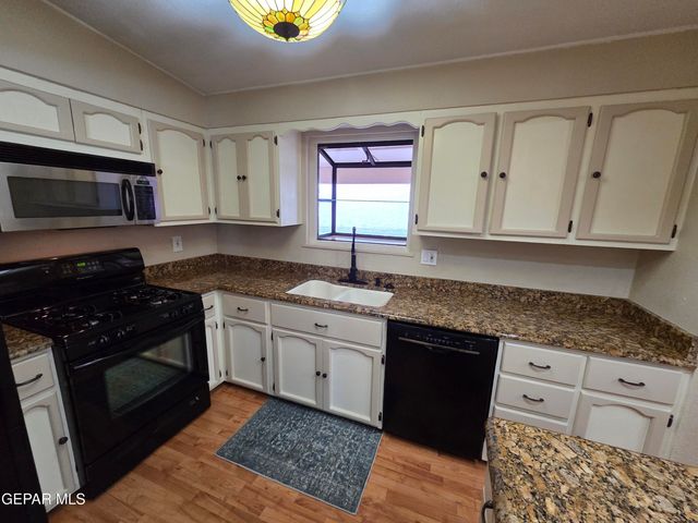 4249 CANTERBURY Drive, El Paso, TX 79902