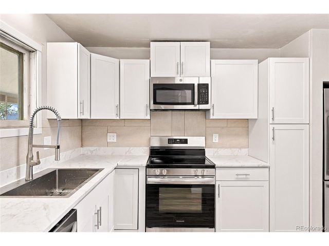 380 N 11th Ave, Brighton, CO 80601