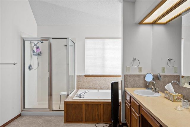 4322 N Ironwood St, Wichita, KS 67226