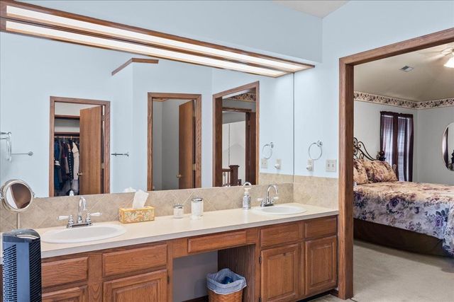 4322 N Ironwood St, Wichita, KS 67226