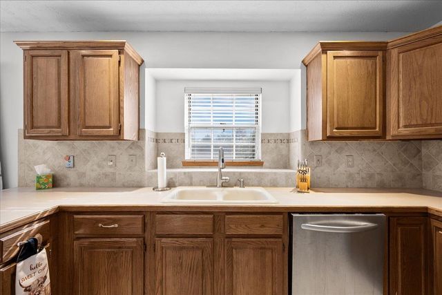 4322 N Ironwood St, Wichita, KS 67226