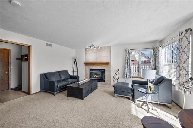 4322 N Ironwood St, Wichita, KS 67226