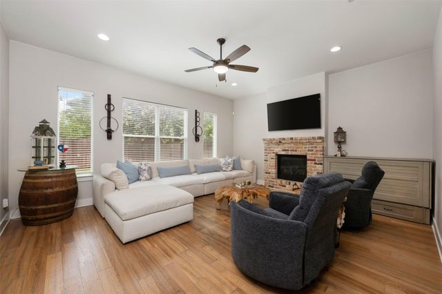 408 W 16th ST, Georgetown, TX 78626