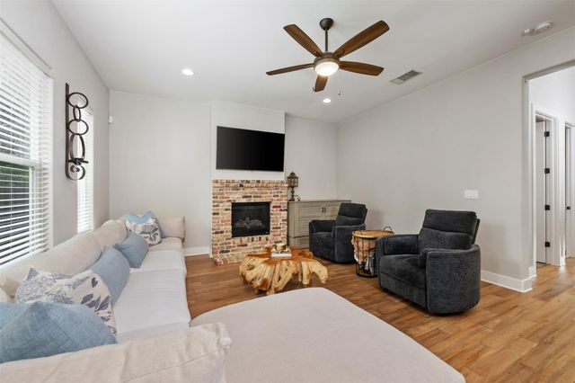 408 W 16th ST, Georgetown, TX 78626