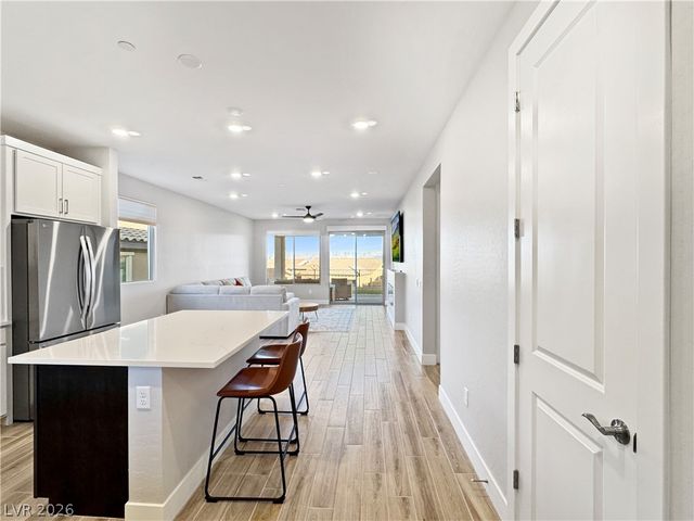 92 Stone Bluff Lane, Henderson, NV 89011