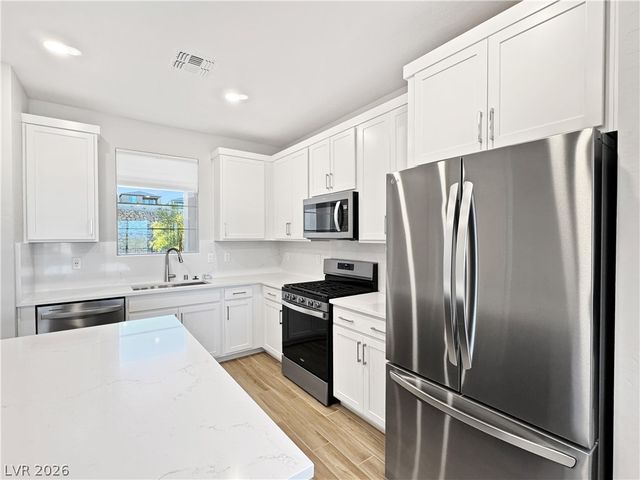 92 Stone Bluff Lane, Henderson, NV 89011