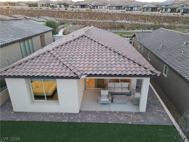 92 Stone Bluff Lane, Henderson, NV 89011